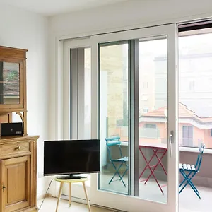 Joivy Stylish 1-bedroom Flat Апартаменты